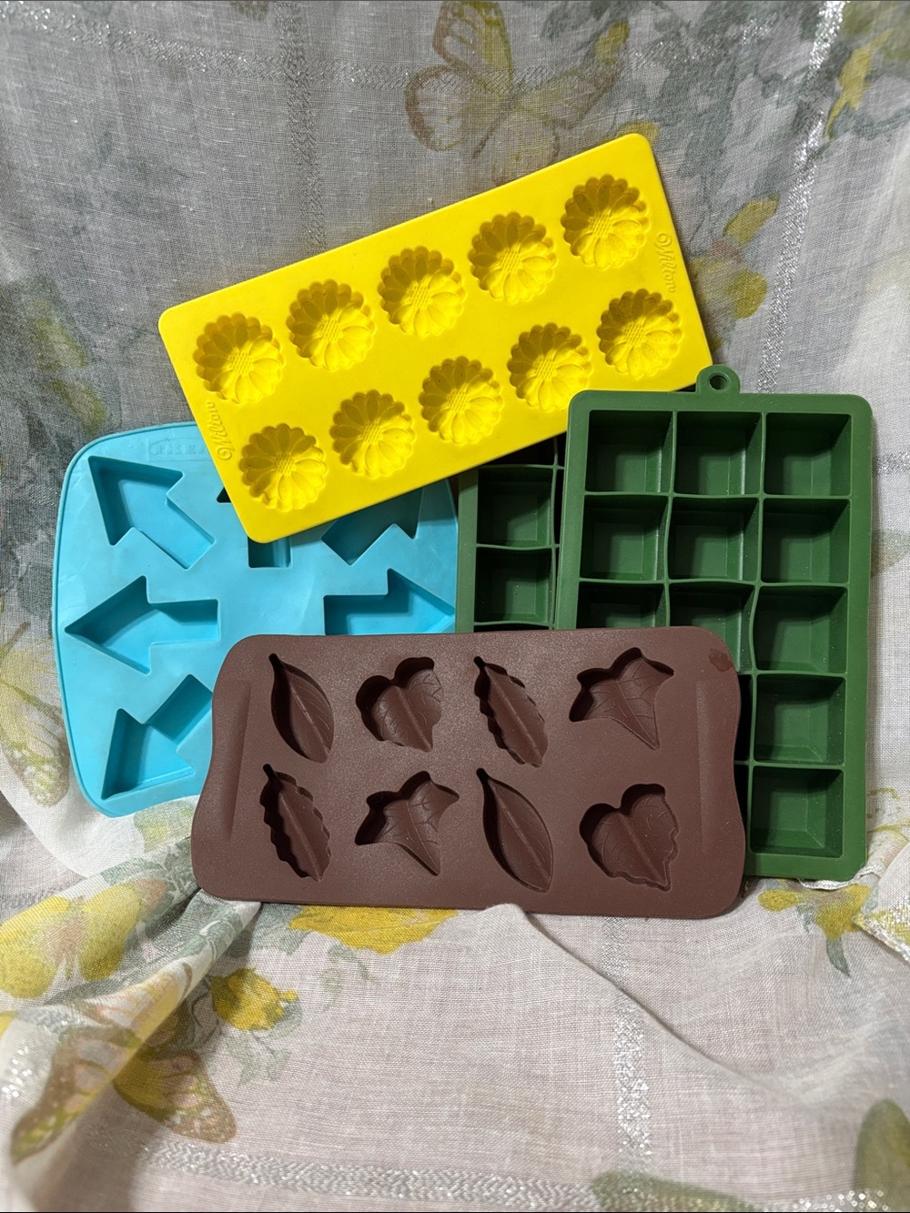 Silicone Assorted Mold Set - Yellow, Blue, Green, Brown